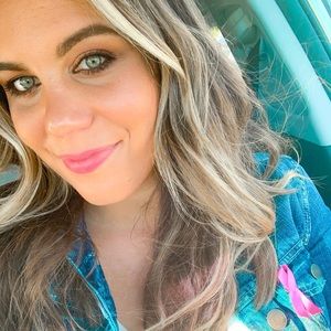 Meet your Posher, Kayla